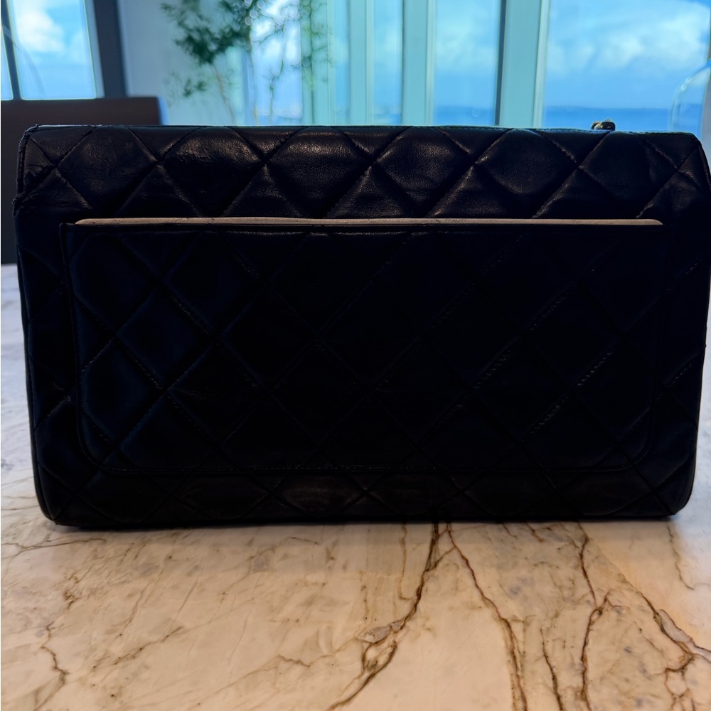 Chanel Quilted Lambskin Single Flap Shoulder Bag in Black with Gold Hardware - Picture 8 of 17